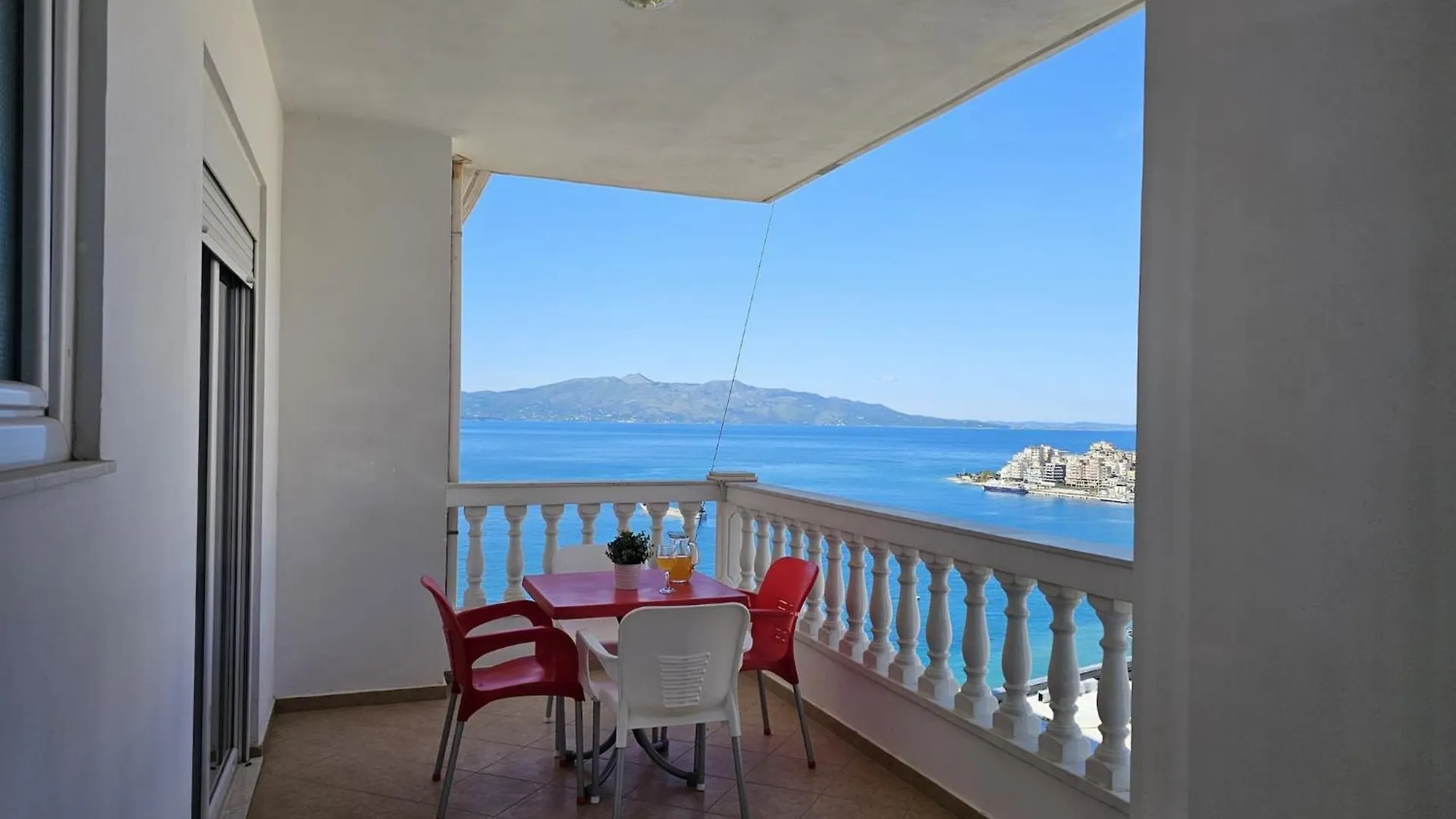 Bright & Airy Apartment With Stunning Views Saranda